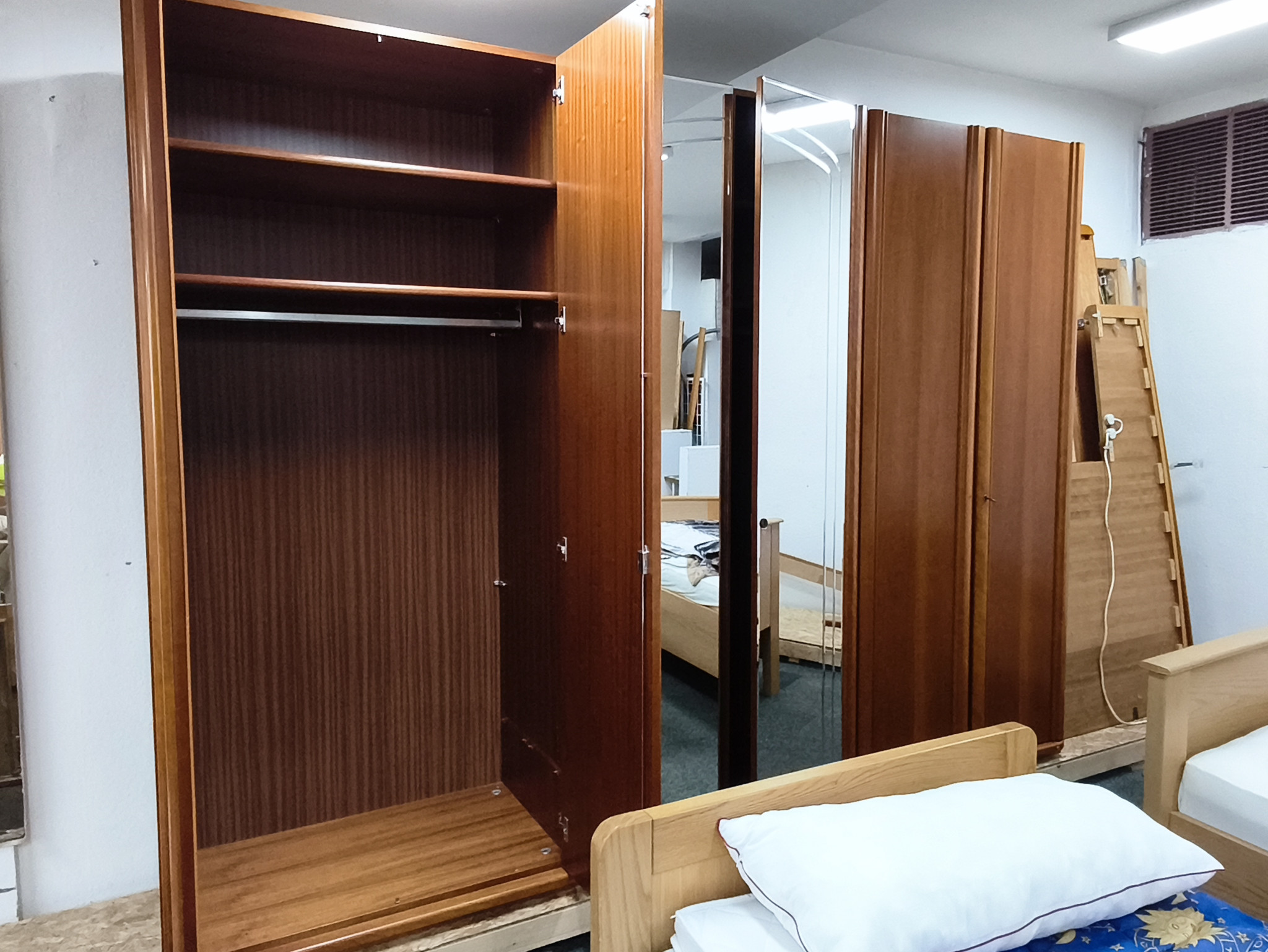 OB-Sterkrade Spiegelt&uuml;ren Kleiderschrank Spiegelt&uuml;ren Kleiderschrank